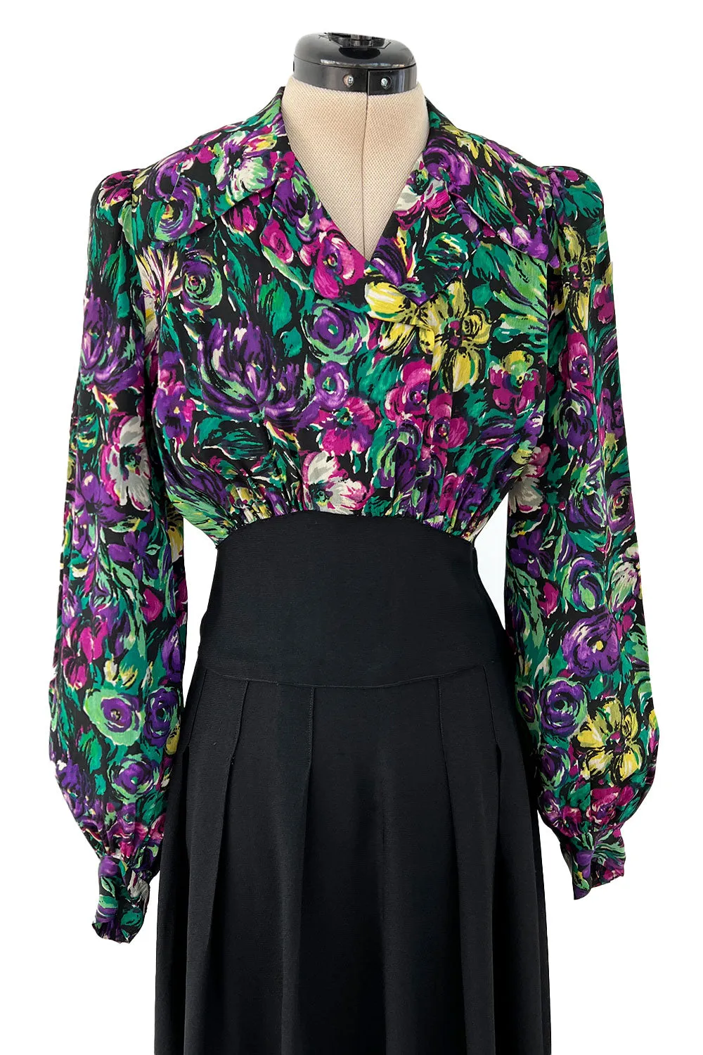 Chic 1930s Silky Rayon Vibrant Floral Printed Dress w Flared Black Crepe Skirt